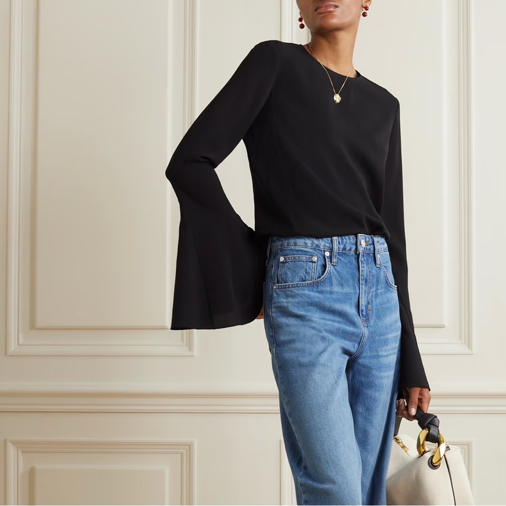 FRAME Flutter Sleeve Blouse